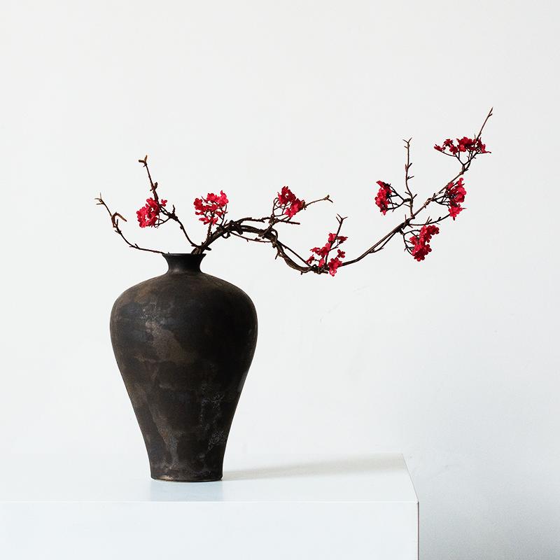 Chinese Antique-Style Ceramic Vase: Wabi-Sabi Japanese Beauty for Home, Living Room, or Hallway