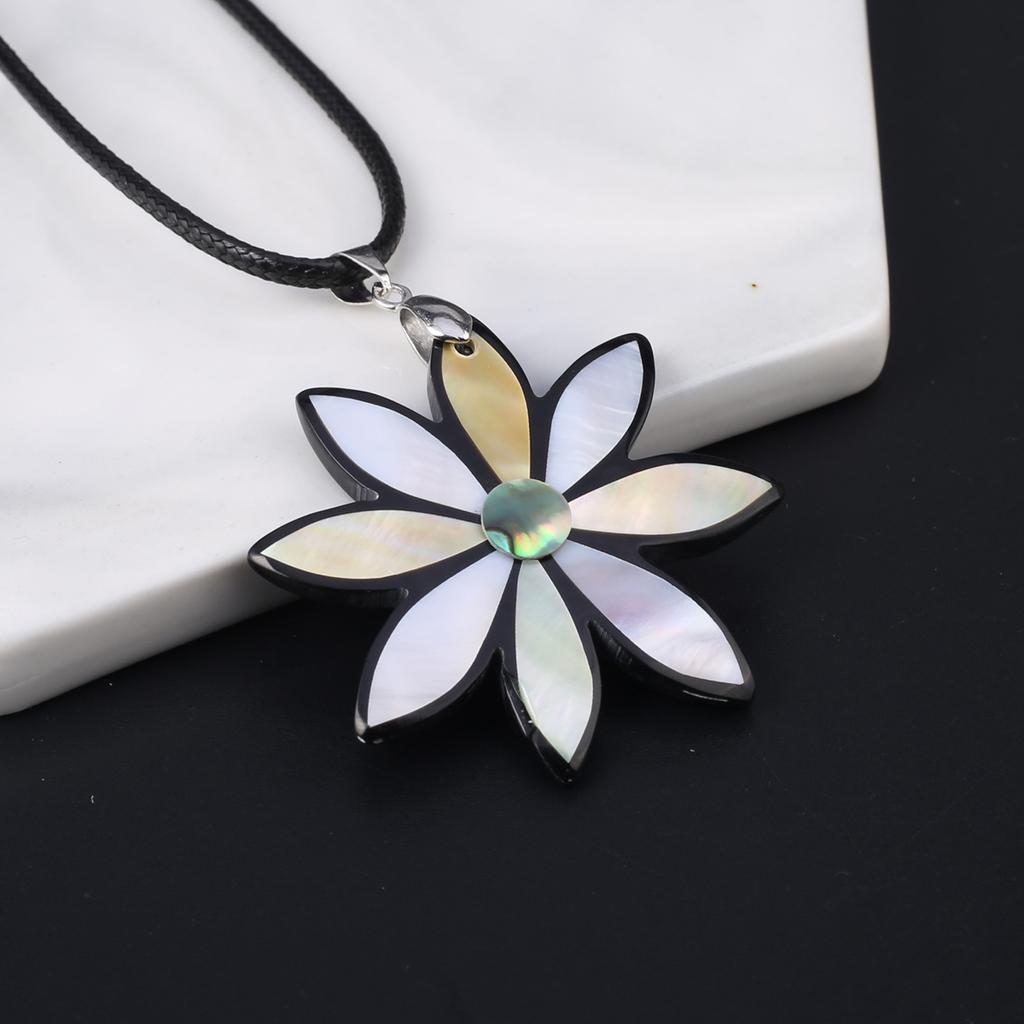 Women Necklace Natural Shell Necklace Flower-Shaped Drill Pendant Leather Cord 2MM Charms For Elegant Women Love Romantic Gift