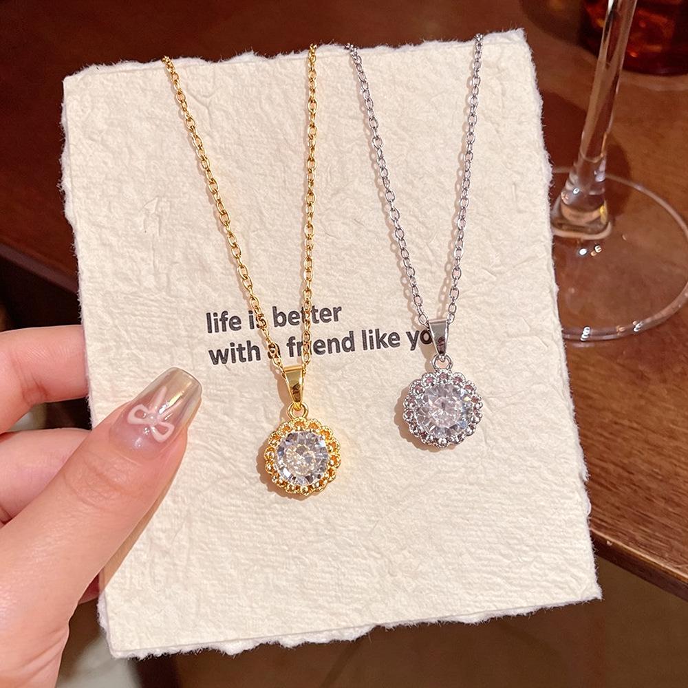 Japanese & Korean Zircon Flower Pendant Necklace - Fresh Design, High-End Feel
