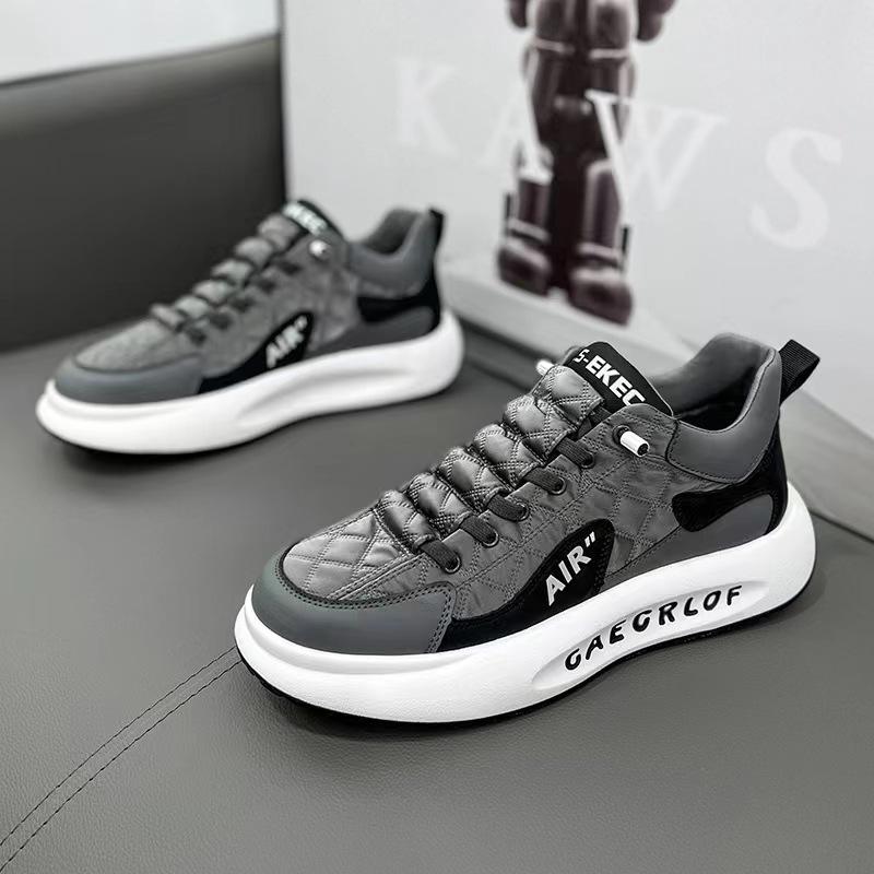 Spring and Summer New Korean Version of Men's Running Sports Shoes Fashionable Platform White Shoes Trendy Casual Versatile Men's Shoes