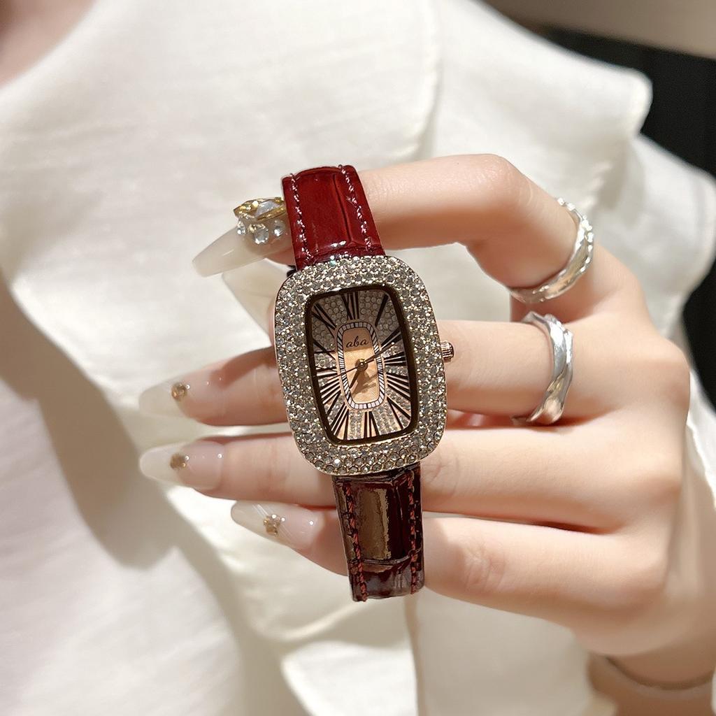 Vintage Watches for Women Sparkly Zircons Crystals Wrist Watch Water Resistant Leather Strap Quartz Watches Roman Retro Relojes