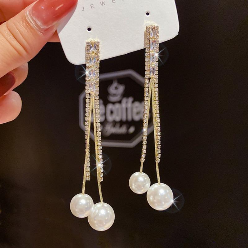 Tide Metal Fringed Earrings, High-end Temperament, Long Stud Earrings, Women's Exaggerated Earrings.