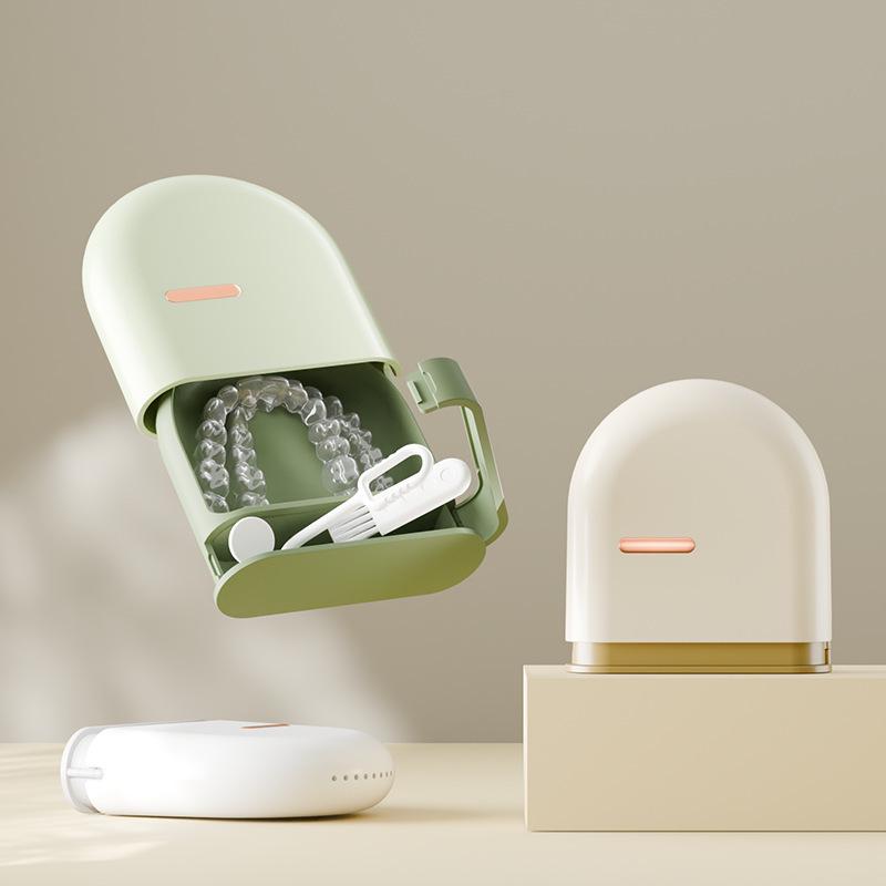 Invisible Orthodontic Aligner & Retainer Portable Cleaning Storage Box