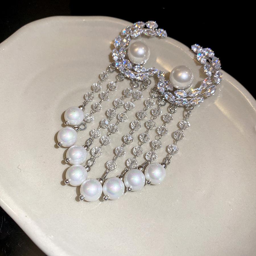 Silver needle zircon leaf pearl fringed earrings light luxury high-end fashion exquisite stud earrings personalized design earrings