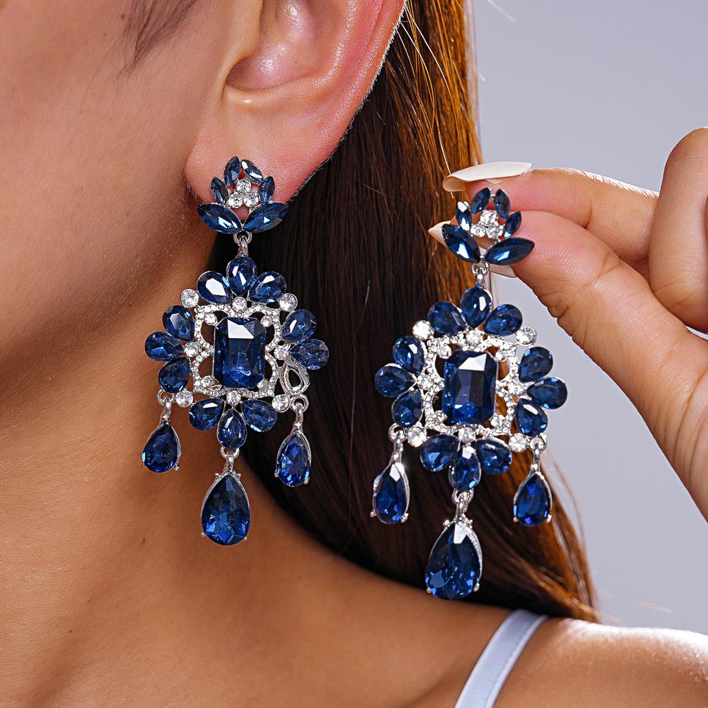 Light Luxury Paved Diamond Square Flower Water Drop Fringed Silver Needle Earrings, Medieval Court Style High-end Earrings for Women