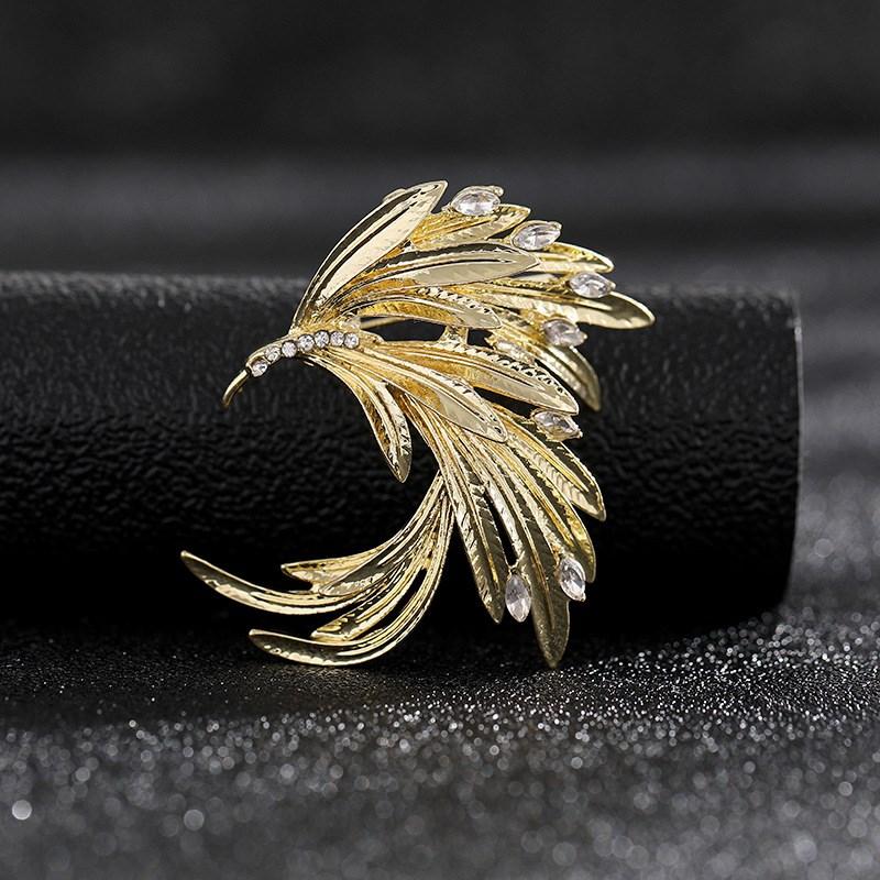 SKEDS Classic Crystal Pearl Phoenix Alloy Broocch Pin For Women Men Fashion Exquisite Rhinestone Badges Creative Animal Corsage