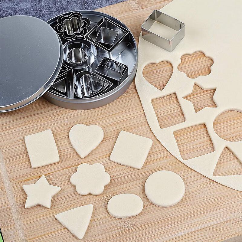 ZISIZ Stainless Steel Cookie Cutter Set