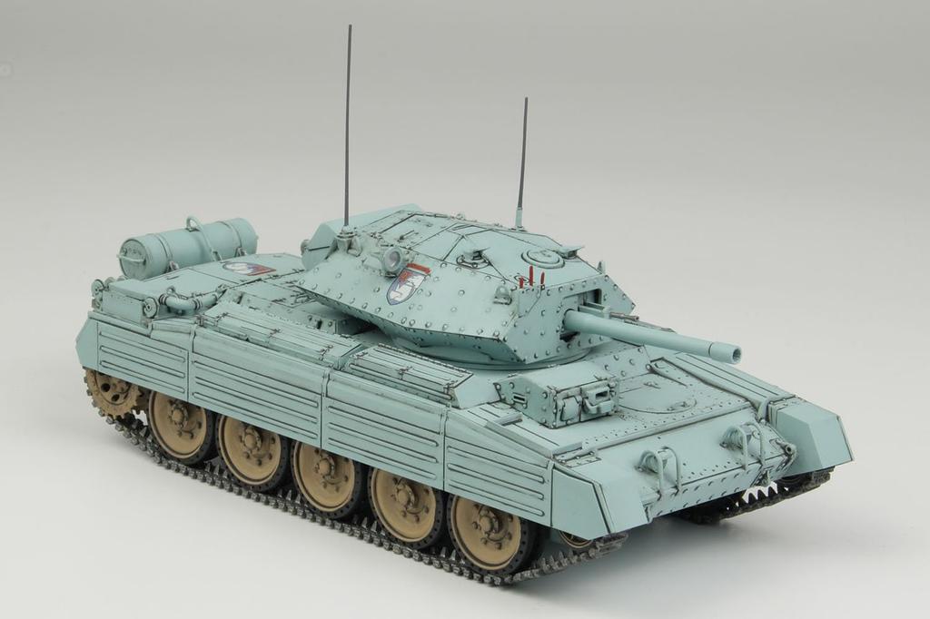 PLATZ Girls und Panzer Final Chapter Mk.VI Crusader Mk.III Cruiser Tank St. Gloriana Girls' Academy 1/35 Scale Plastic Model Kit GP-85 with Clear File