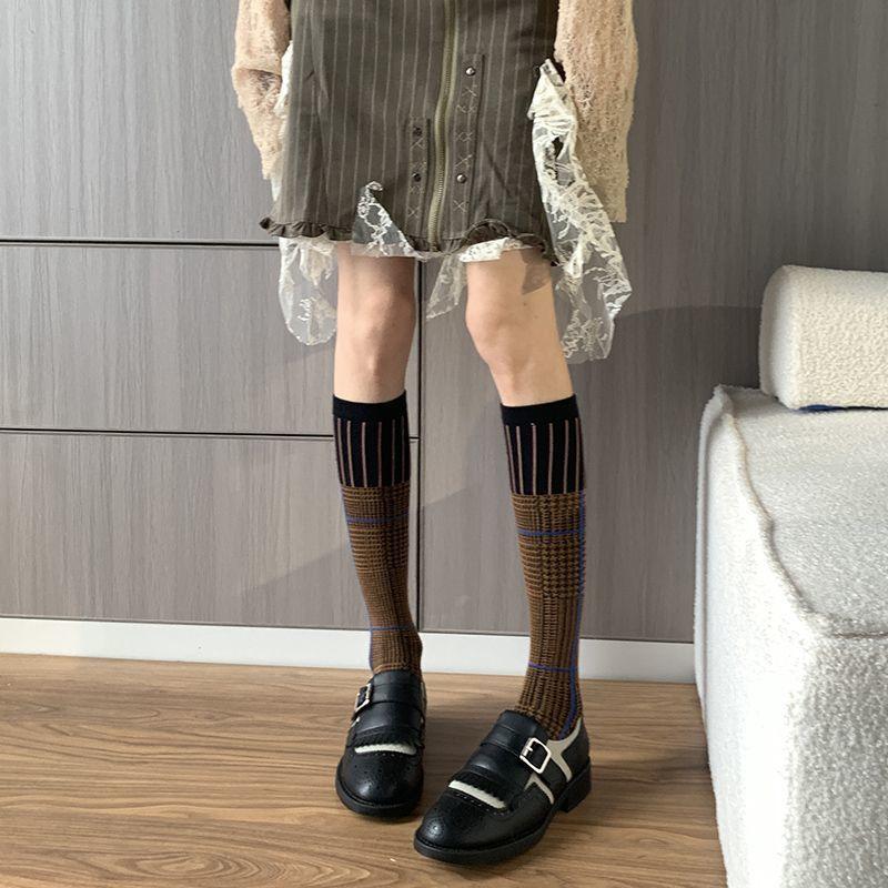 Retro Renk Bloklu Dana Çorabı Kadın Pamuklu Çoraplar Çizgili Kişilik Moda Sonbahar Kış Uzun Boylu Çoraplar
