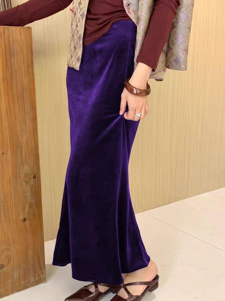 Elegant Fishtail Skirt: Velvet, Warm, Age-Reducing, Versatile