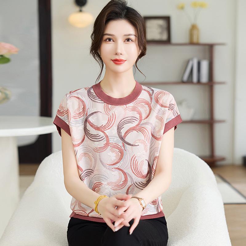Mother's Short-Sleeve Knitted Base Layer - Chinese Style Round Neck Top for a Youthful Look
