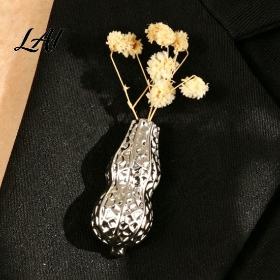 Elegant Fashion Accessory Peanut/Calla Shaped Flower Insert Brooch DIY Wearable Bouquet Holder Alloy Shirt Pin Brooch Clip Metal Vase Lapel