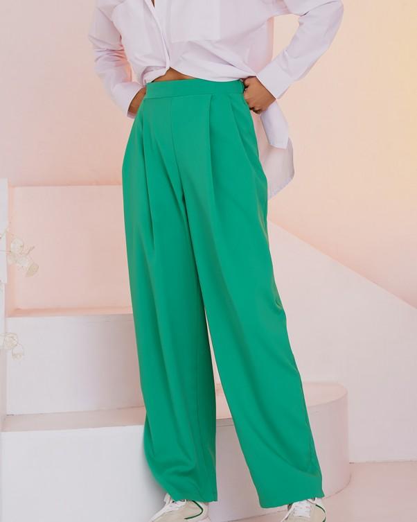 Pantalone banana ISSA Plus con ruches