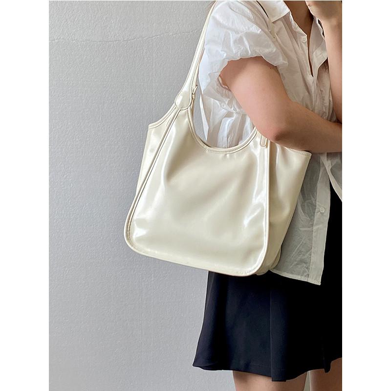 IELGY All-Match Commuter Beige Large-Capacity Portable Shoulder Bag
