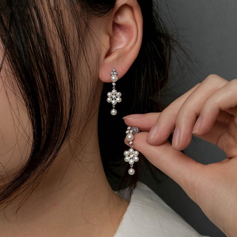 APM Monaco LES PERLES Series Pearl Pendant Earrings Silver White Elegant and Refined AE13423XPL