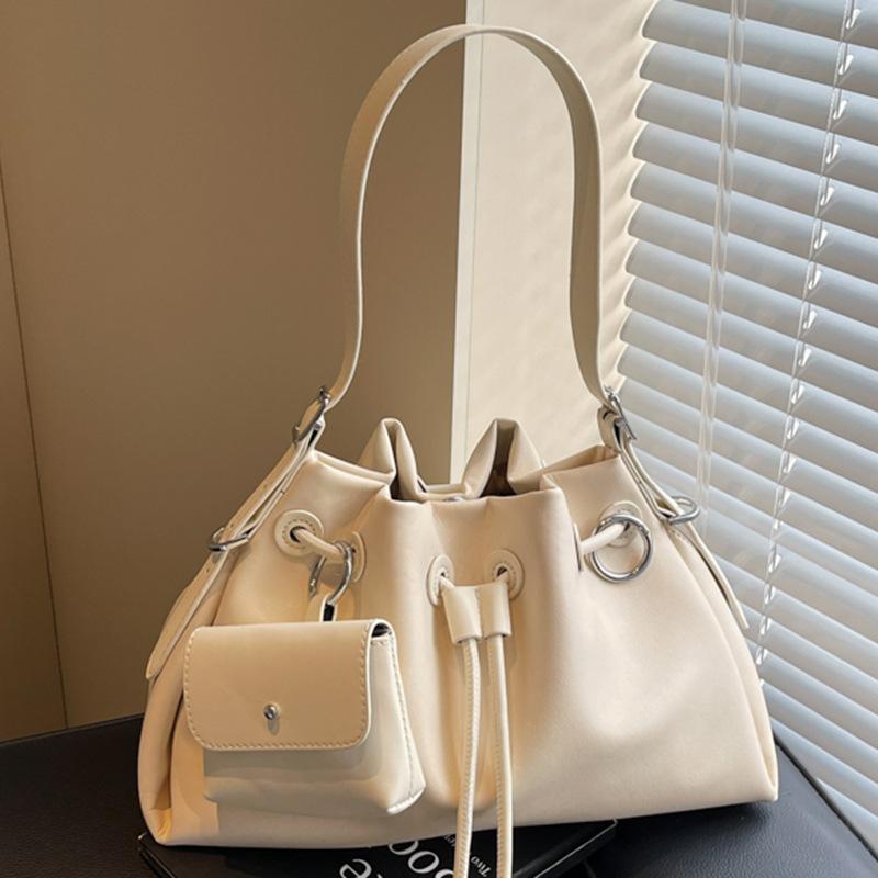 Single-shoulder Bag with A Laid-back Style Lightweight Underarm Bucket Bag Large-capacity Crossbody Bag