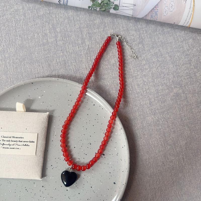 

Красочное ожерелье-подвеска в виде сердца из бисера для женщин и девушек, контрастное колье, эстетичные украшения, аксессуары для шеи