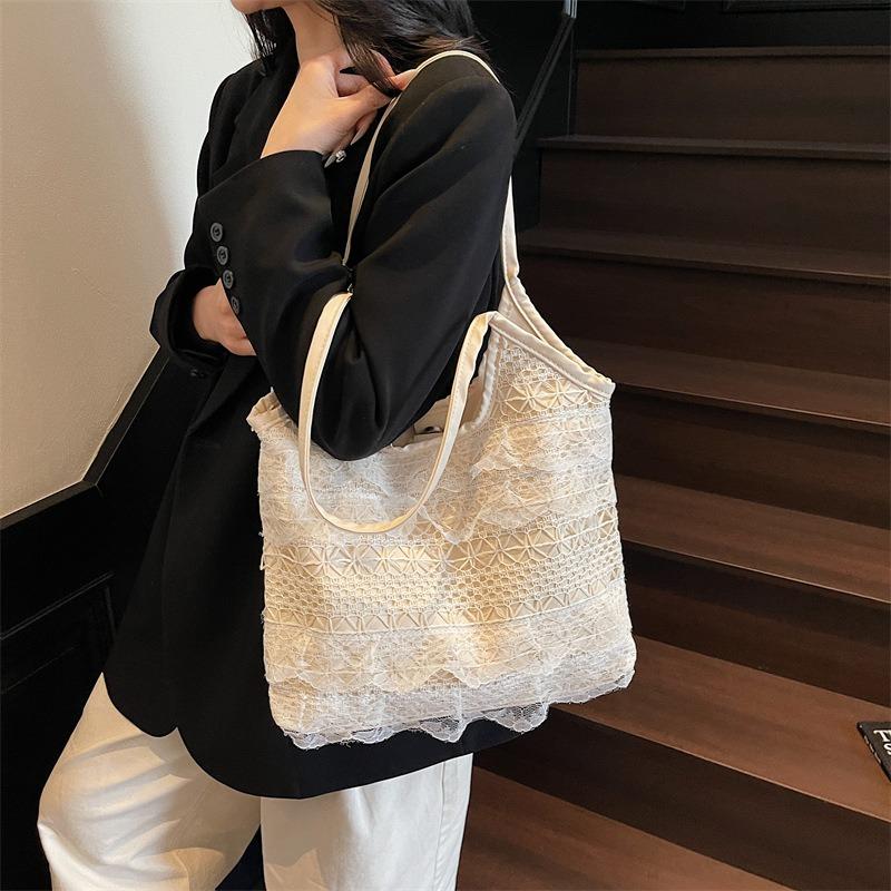 Large Capacity Bag Women's New Fashionable and Cute Lace Shoulder Bag Commuter Versatile Woven Tote Bag