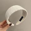 Chic Coco-Style Plaid Knitted Headband: High-End Slimming Hair Accessory with Versatile Wide Brim