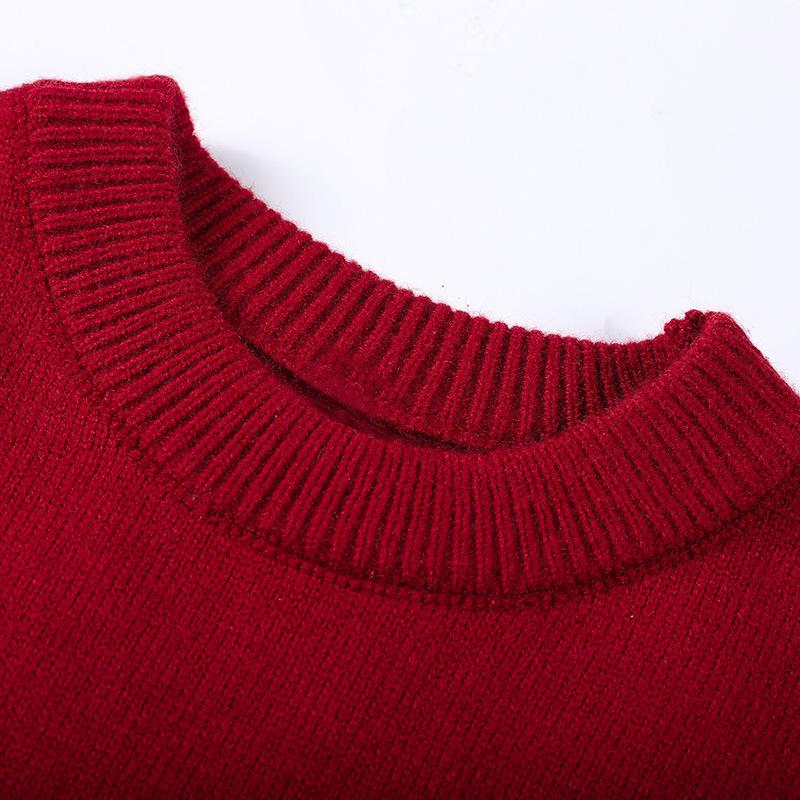 2026 Unisex Red New Year Sweater: Trendy Casual Knitwear with Round Neck for Couples