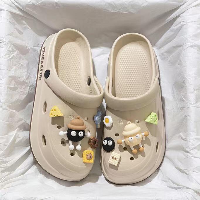 Summer Cartoon Slip-On Outdoor Slippers: Non-Slip Baotou Beach Shoes with Thick Soft Soles