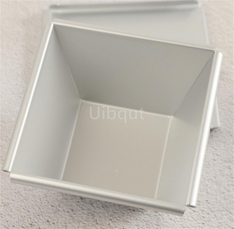 Non-Stick small square Cake Baking Pan Flowing Heart Cake Mold Aluminium Alloy Square Bread Loaf Pan with Center Tube Cake Tools