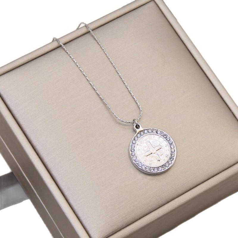 Unisex 18K Gold Rhinestone Pendant Necklace with Titanium Steel Chain