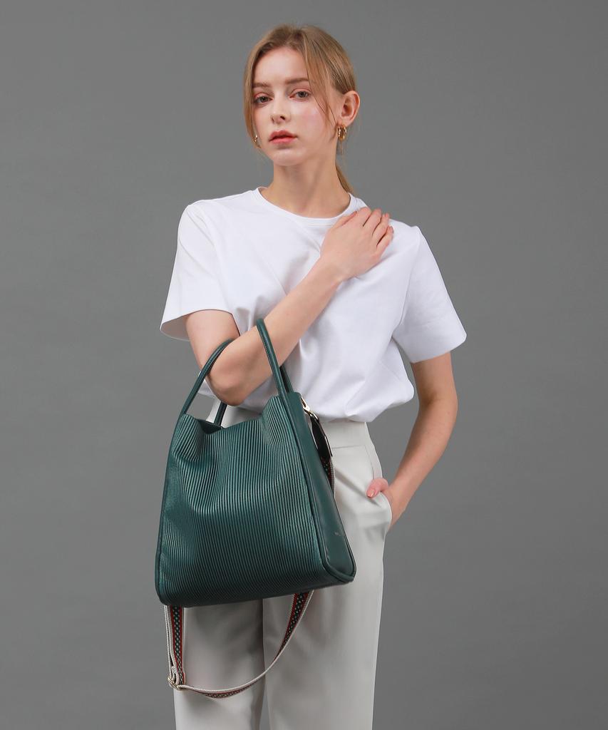 Banabana Bunny A Tote & Crossbody Bag