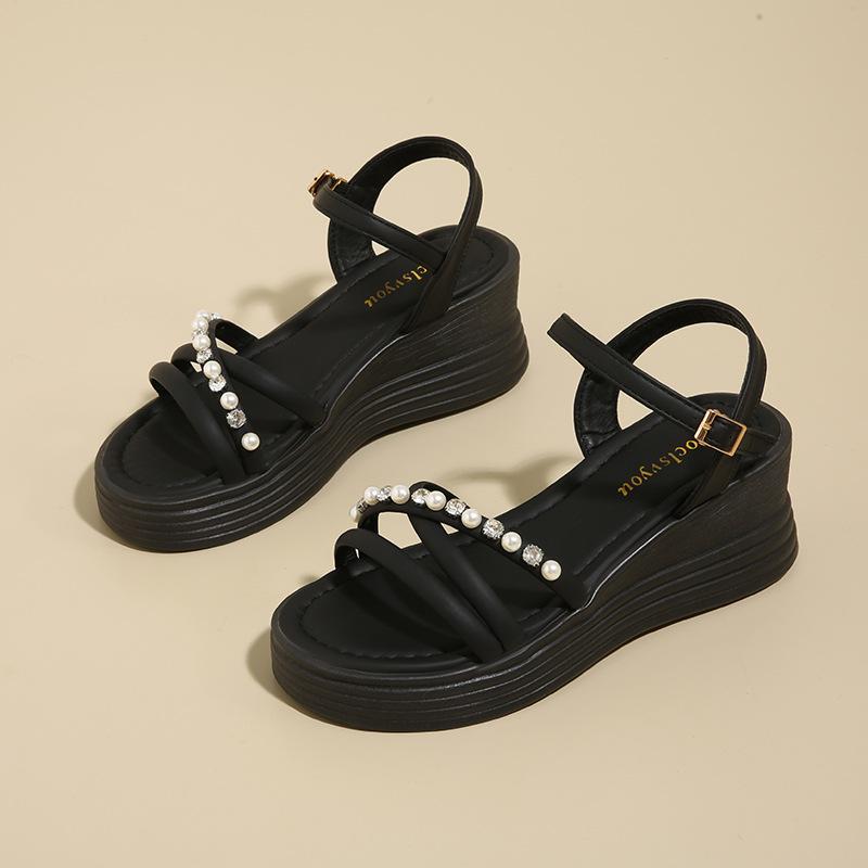 One Word with Roman Sandals Girl 2025 New Summer Trendy with Fairy Style with Skirt Pearl Platform Beach Shoes Girl