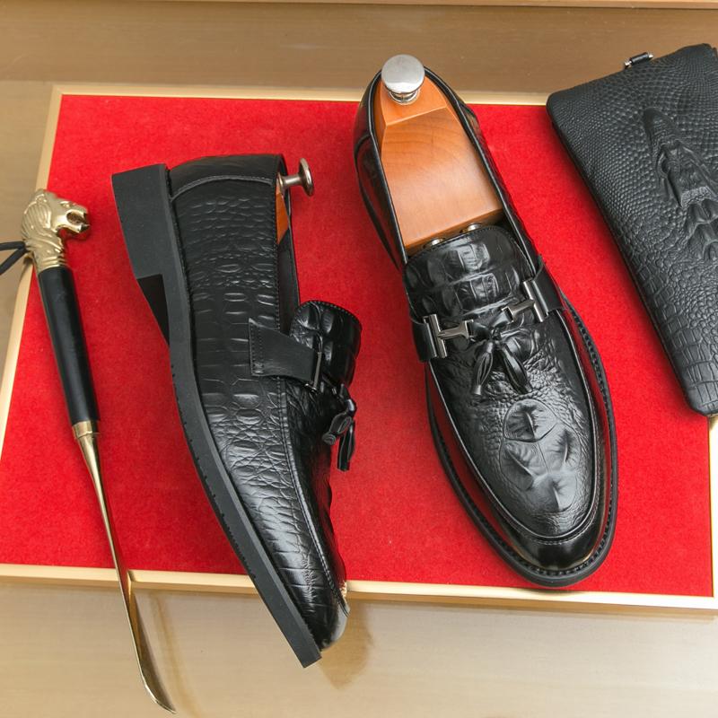 New Luxury Designer Pointed Crocodile Pattern Shoes Men Casual Tassels Loafers Formal Dress Footwear Sapatos Tenis Masculino