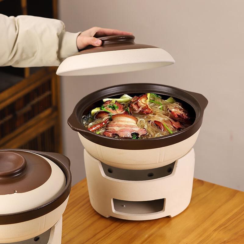 Traditional Clay Pot Casserole Dish