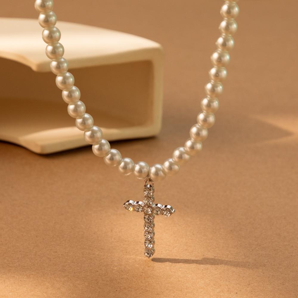Elegant Silver Cross Pendant Necklace With Dazzling Rhinestones For Women
