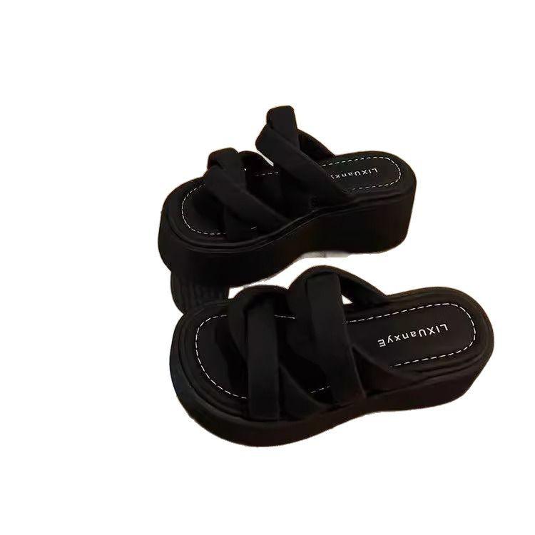 Versatile popular high-value beautiful slippers women's summer 2025 new casual muffin thick-soled heightening sandals