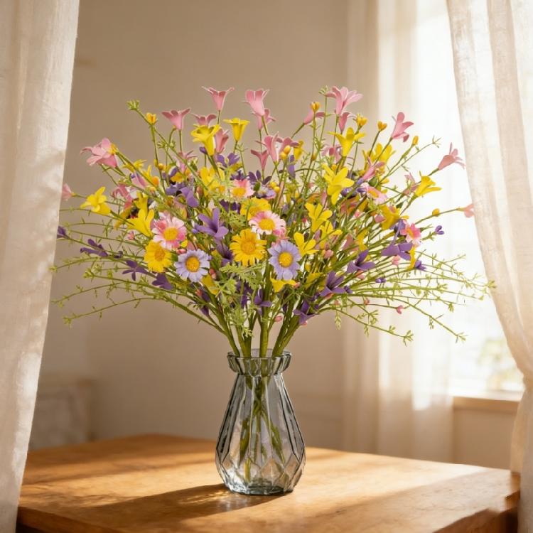 Sturdy Realistic Daisy Plastic Flower Stem For Indoor Decoration Home Offices Or Wedding Centerpiece
