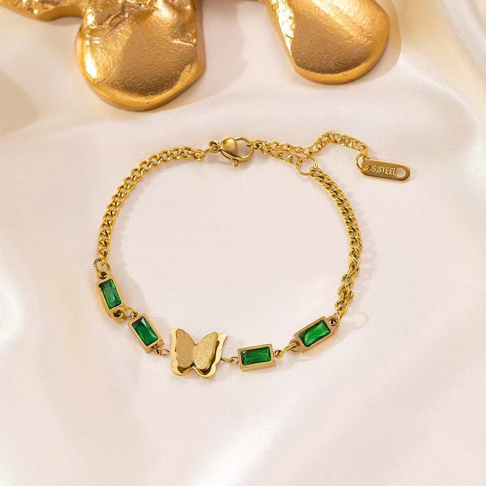 

Ретро темперамент, модный и простой зеленый бриллиант, квадратная бабочка, инкрустированная титаном, сталь, ювелирные изделия, универсальный браслет