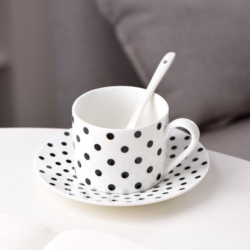 

European ceramic cup home afternoon tea cup bone China Mugs Set With Tray for water Black and white line coffee cup saucer set 200