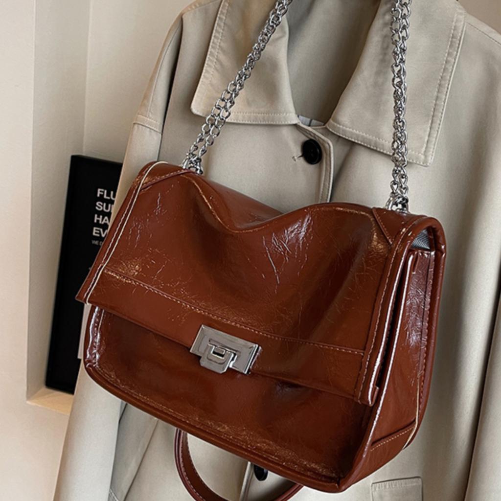 Autumn Winter Vintage Shoulder Bag for Women  New Fashion Versatile Chain Crossbody Bags Simple Commuter Flap Handbag