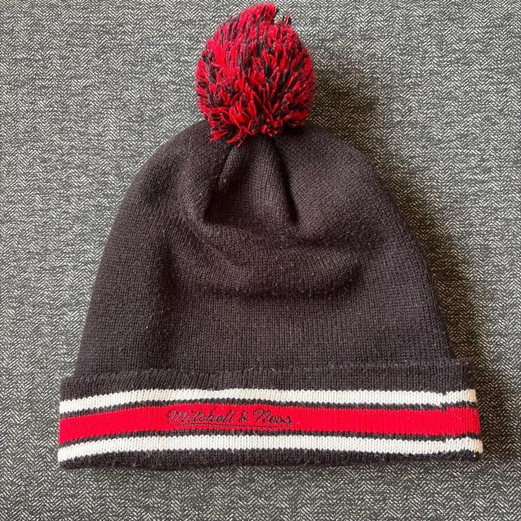 Used BULLS Knit Hat with Pompom Mitchell & Ness