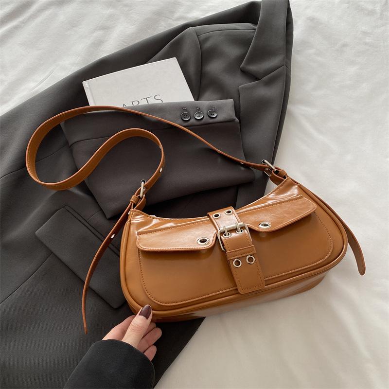 

2025 новая сумка на плечо с плиссировкой в стиле ретро для инста-малышек, большая вместимость, женская нишевая, высокая ценность коричневый