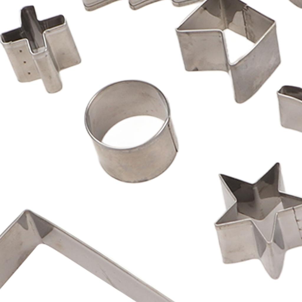 18 PCS Gingerbread House Cookie Cutter Stainless Steel Exquisite 3D Gingerbread House Cookie Mold Kit for Kitchen Baking