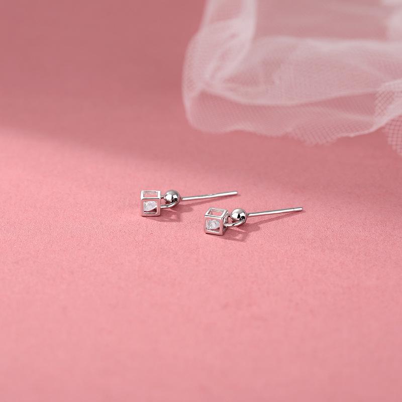 Square Gentle Wind Earrings Unique and Individual Light Luxury Style Versatile High-end and Fresh Earrings