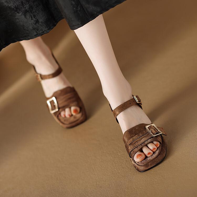 

Fashion Retro French Women s High-heeled Slippers 2025 Summer New Fashion Elegant Temperament Comfortable Thick-heeled Casual Slippers. 35 шоколадный