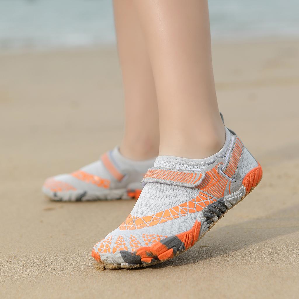 Outdoor Creek Walking Shoes Quick-drying Five-finger Wading Beach Shoes Men and Women Parent-child Sea-catching Shoes Breathable Non-slip Fishing