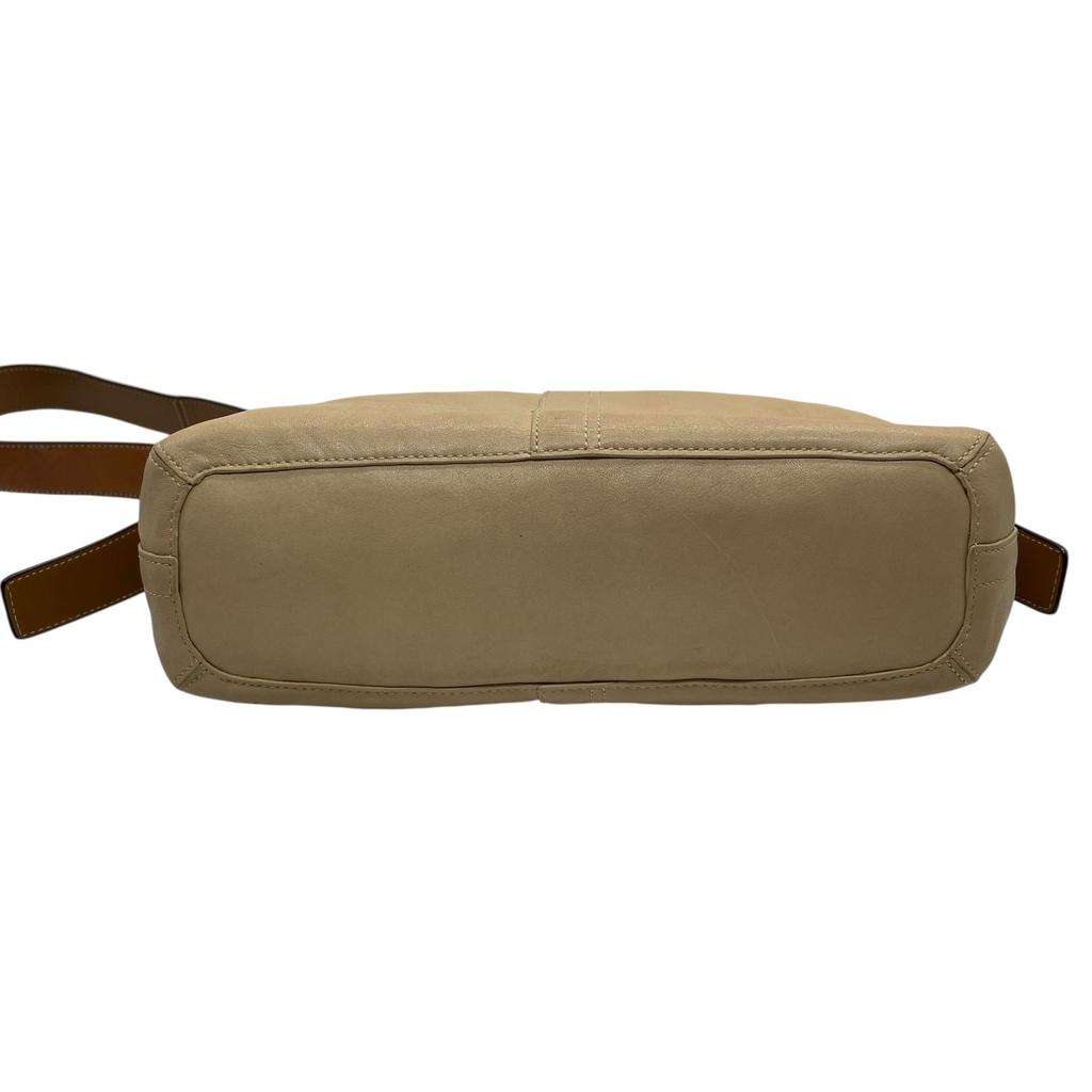 Used COACHShoulder Bag beige leather Women