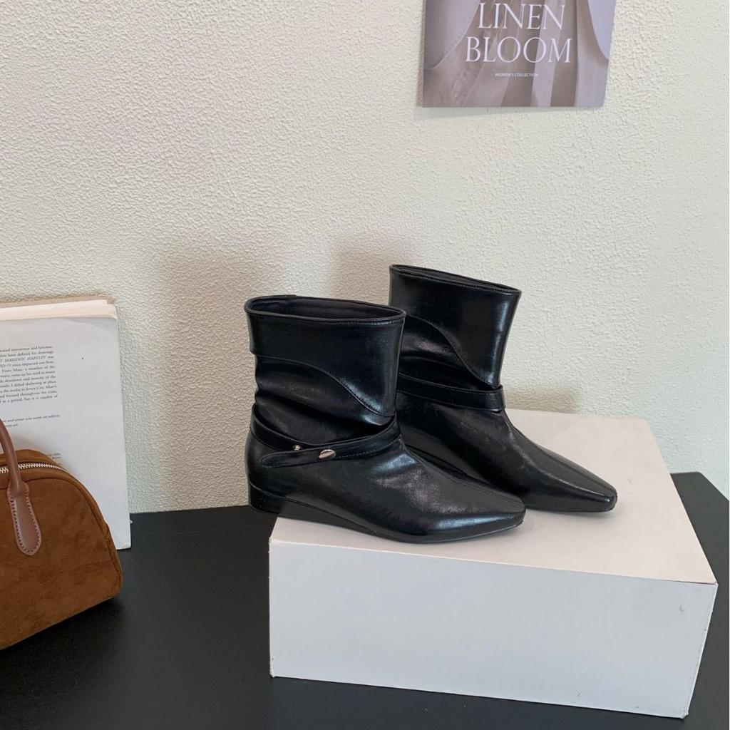 2025 winter new round head belt buckle low slope heel low tube thin Martin fashion women's short boots