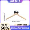 Braut Hochzeit Kleiderbügel für Braut Bräutigam mit Fliege Massivholz Kleiderbügel Rutschfest Spurlos Geschenk für Braut Hochzeitsfeier Geschenk