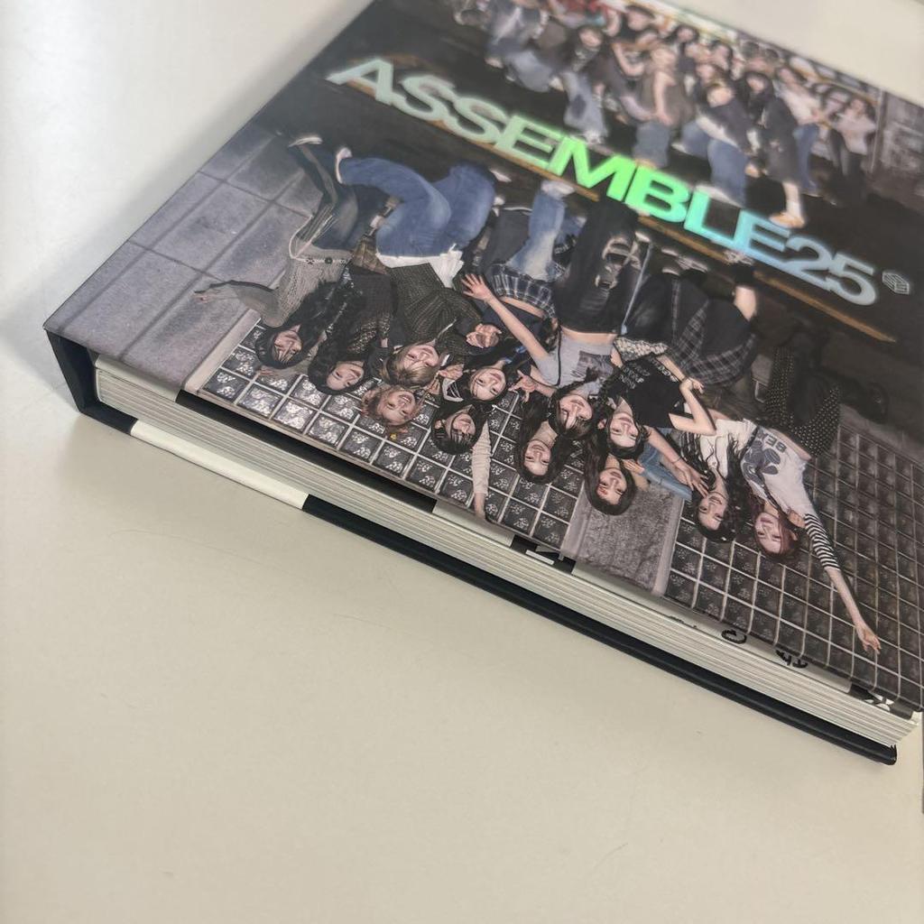 [USED] tripleS ASSEMBLE25 Album CD Opened (24)