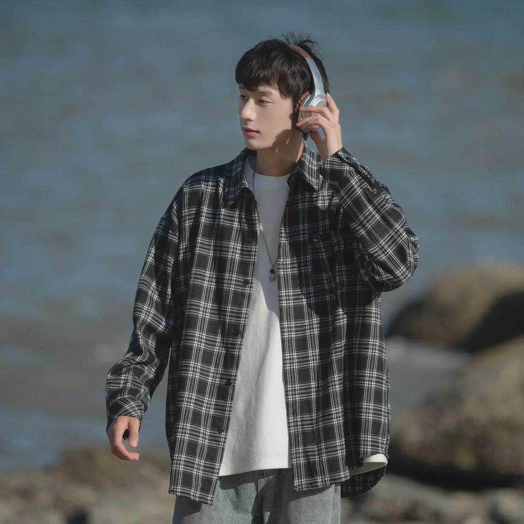 Men's 2023 Retro Japanese Plaid Loose Long Sleeve Shirt for Spring and Autumn