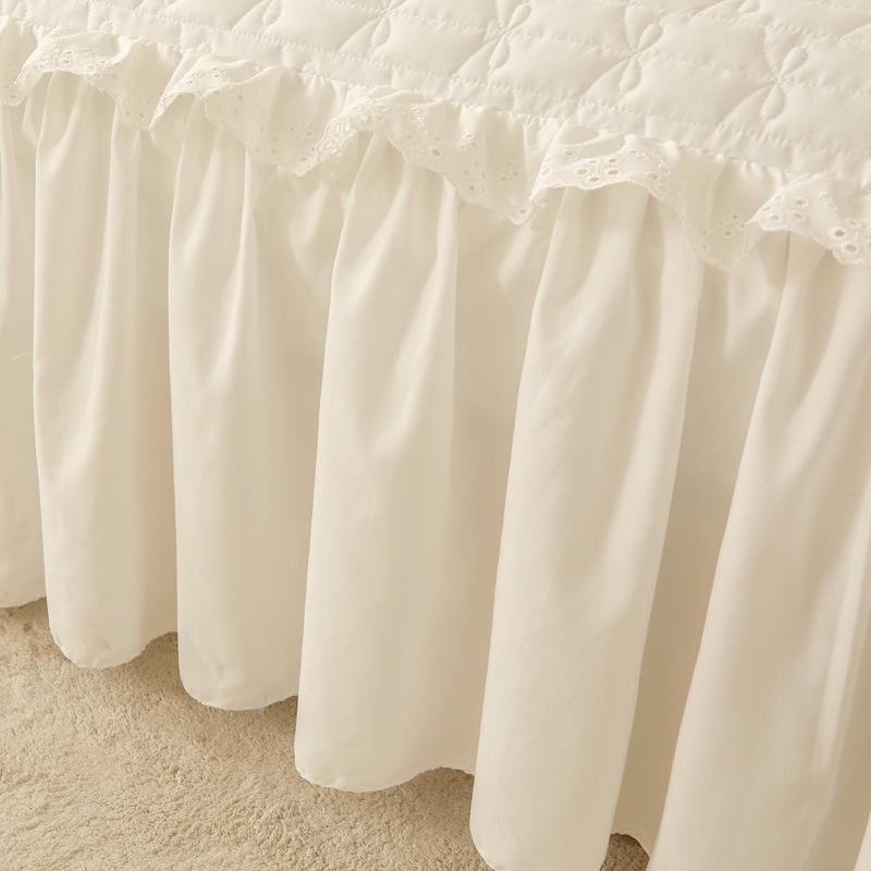 Premium Thickened Baby Velvet Bed Skirt Three Piece Set Warm Milk Velvet Embroidered Ruffle Bed Cover, Sealy Mattress Protector, Anti-Slip Bedding Set