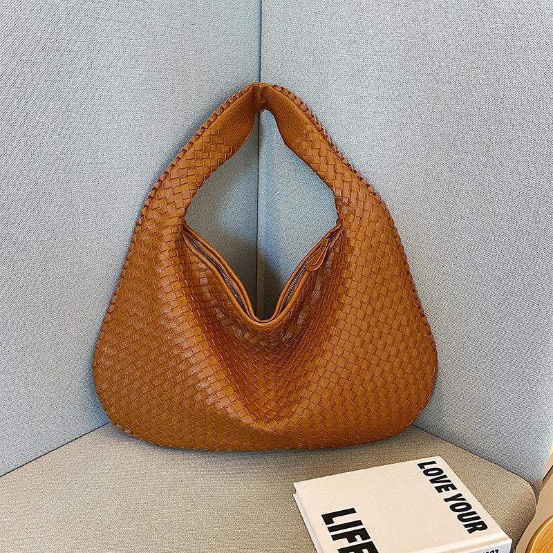 French Style Underarm Bag, New High-end Woven Bag, Shoulder Handbag, Women's Atmospheric Versatile Commuter Bag